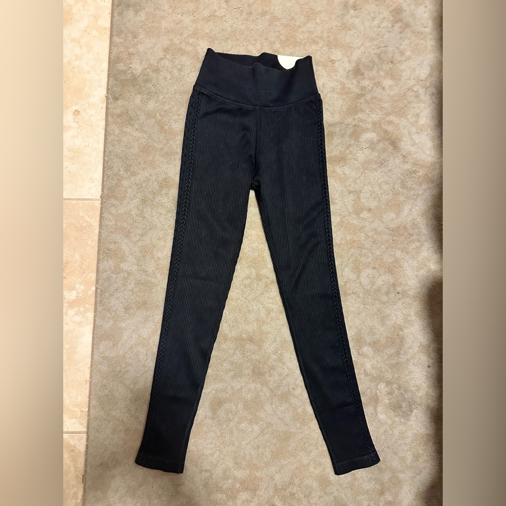 OFFLINE BY AERIE BIG CHILL SEAMLESS LEGGINGS SZ SMALL NWT - Picture 4 of 8